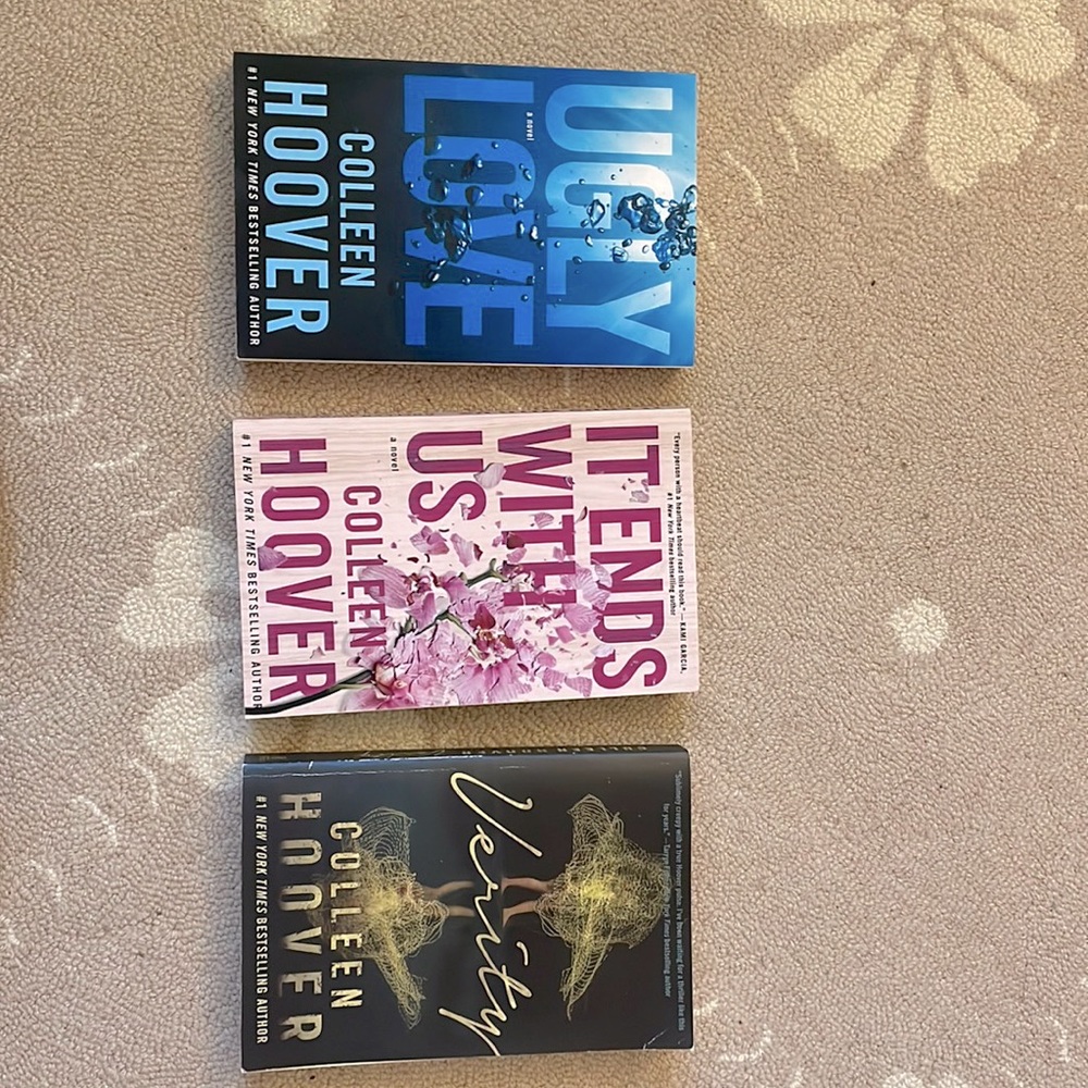 Bundle of ⭐️3⭐️ Colleen Hoover Books